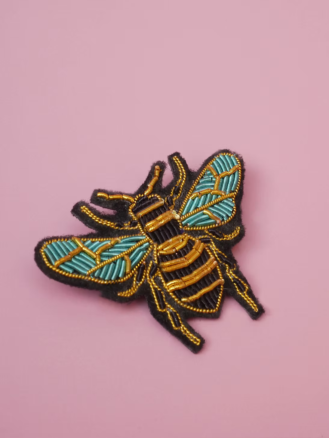 Broche Malicieuse : Abeille