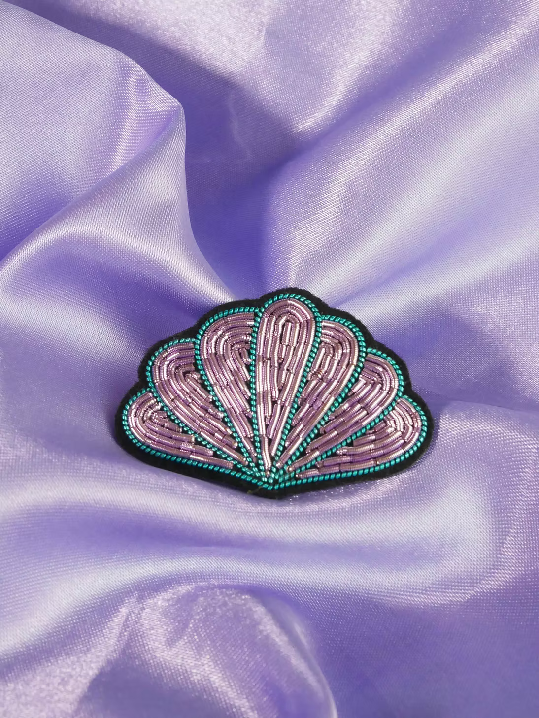 Broche Malicieuse : coquillage