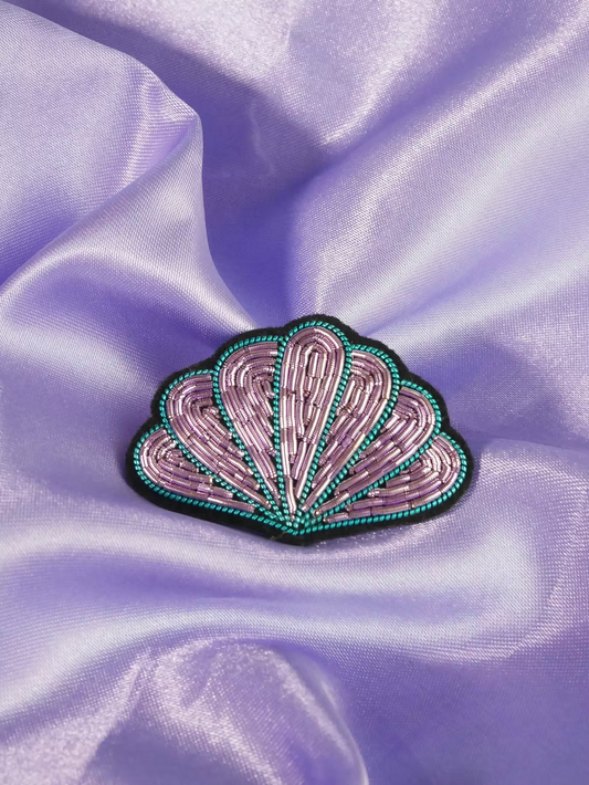 Broche Malicieuse : coquillage